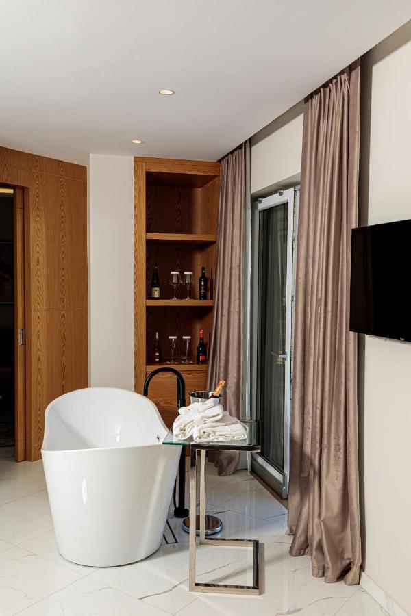 Sea View 4*