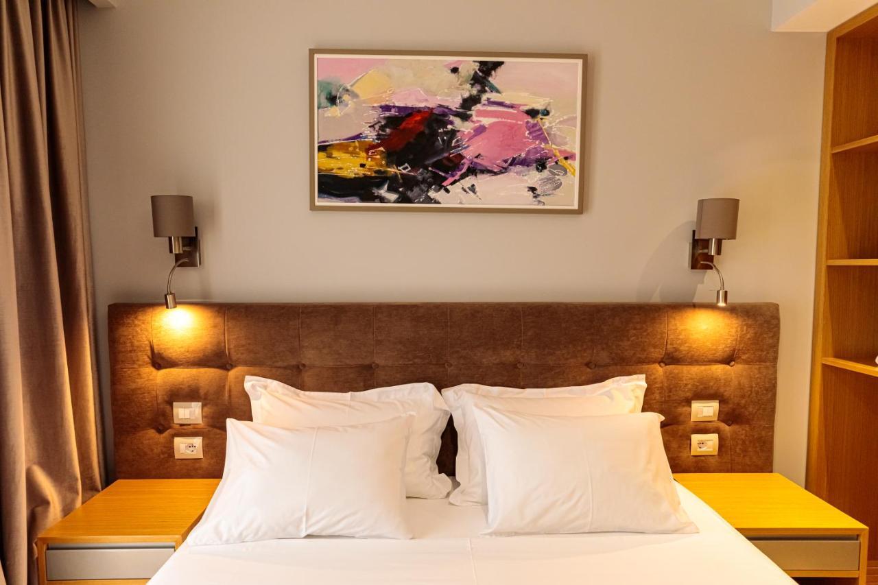 Sea View Hotel 4*