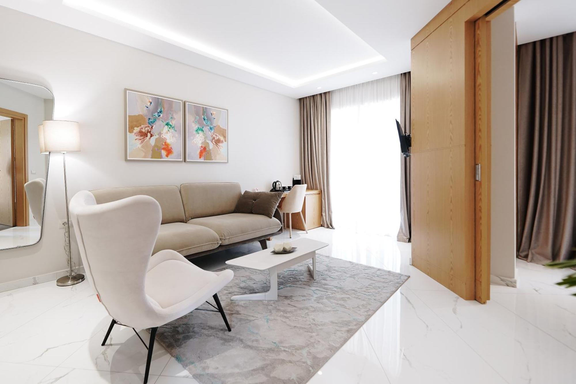 Sea View Hotel 4*